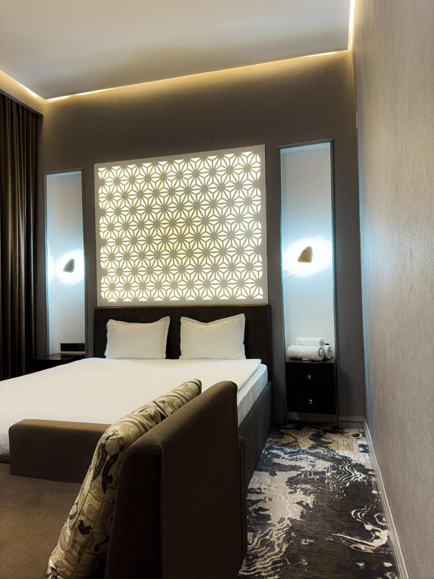 Jasmine Hotel Taraz Exterior photo